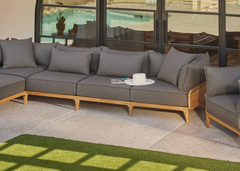 Luxury Outdoor Living Spaces: Top Trends and Furniture Guide